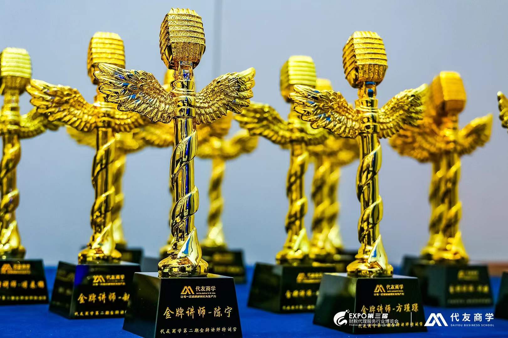 壹玖玖陆2025-10-1015.53.20