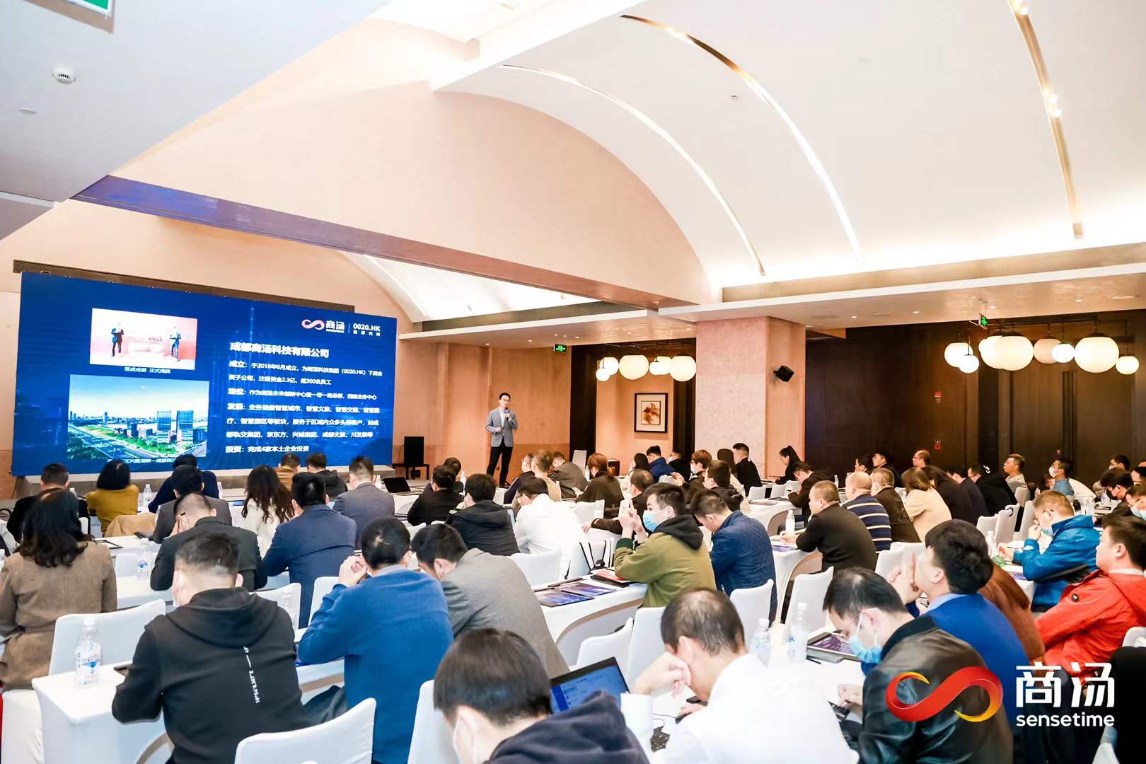 壹玖玖陆2025-10-1017.13.20