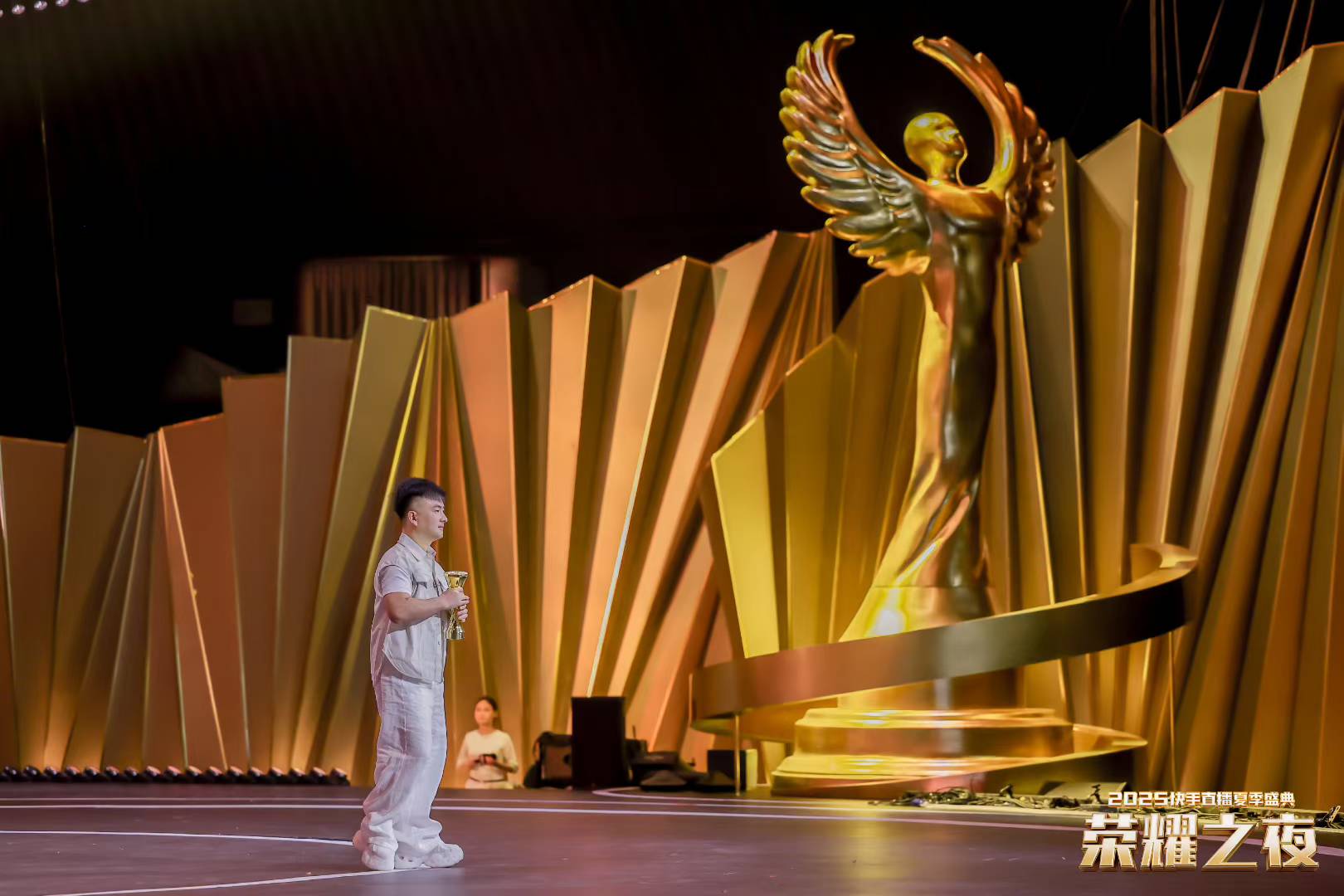 4570f2614e68809dcc2d44a5fbf86cd2